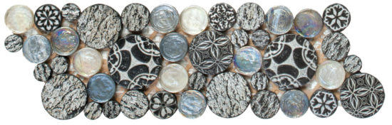 Black Penny Round Décor / Glass Interlocking Border